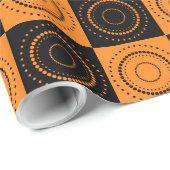 Halloween Concentric Orange and Black Polka Docks Geschenkpapier (Rolleneckpunkt)