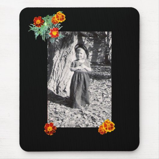 Halloween Costume Foto Marigolds Black Mousepad (Vorne)