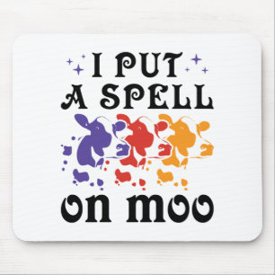 Halloween Cow I Lege einen Zauber auf Moo Mousepad