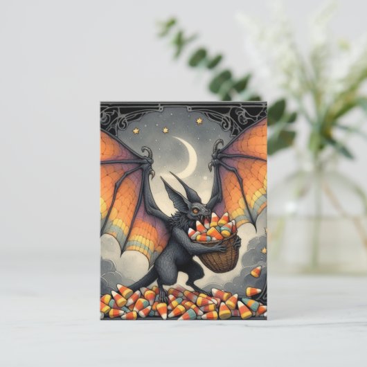 Halloween Creature With Candy Postkarte (Stehend Vorderseite)