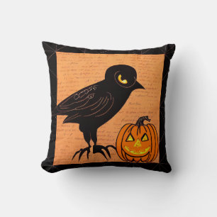 Halloween Crow and Pumpkin Nevermore von Kedoki Kissen