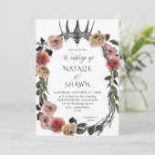 Halloween Crown Pink & Black Floral Wedding Einladung (Stehend Vorderseite)