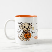 Halloween Dalmatiner Dog Trick oder Tree Zweifarbige Tasse (Links)