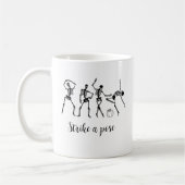 Halloween Dancing Skeleton Anpassen Funny Text Kaffeetasse (Links)