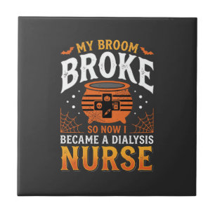Halloween-Dialyse-Krankenschwester Besen Brach Des Fliese