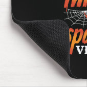 Halloween dicker Oberschenkel und Spooky Vibes Mousepad (Ecke)