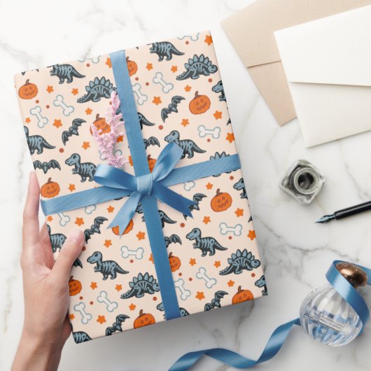 Halloween Dinosaurier Skelette Pumpkin & Bats Geschenkpapier (Schenken)