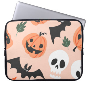 Halloween Doodles, Kürbisse, Fledermausmuster. Laptopschutzhülle