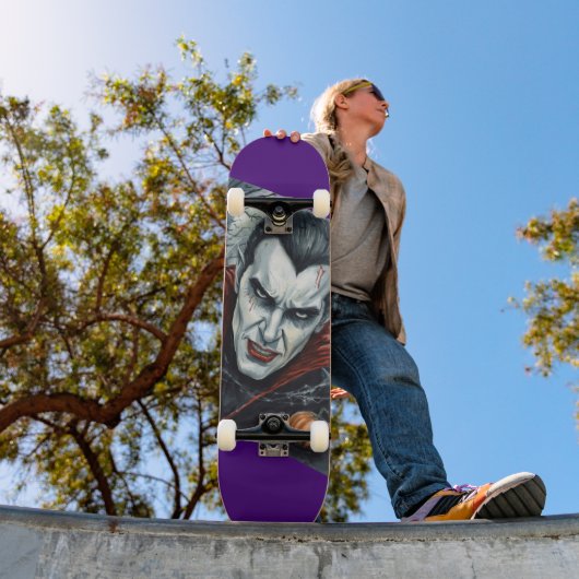 Halloween, durstiger Vampir  Skateboard (Außenbereich 1)