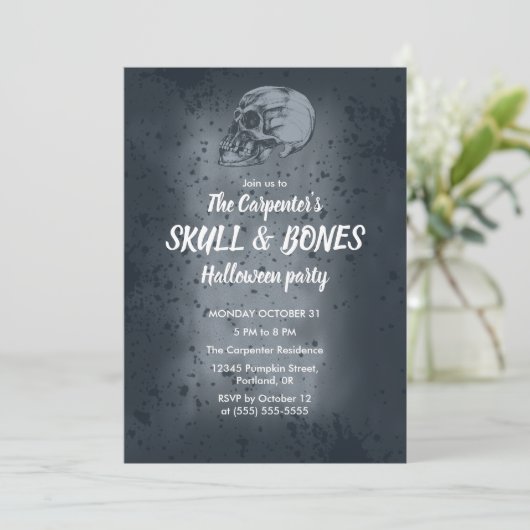 Halloween-Einladung von Schädel und Knochen Einladung (Stehend Vorderseite)