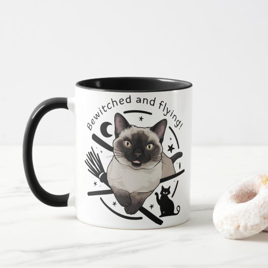 Halloween Elegance: Die fliegende siamesische Katz Tasse (Mit Donut)