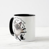 Halloween Elegance: Die fliegende siamesische Katz Tasse (Vorderseite Links)