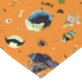 Halloween-Elemente in Orange Tischdecke (Schrägansicht)