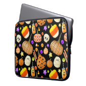 Halloween-Elemente: Kürbis, Schädel, Muschelmuster Laptopschutzhülle (Vorderseite Links)