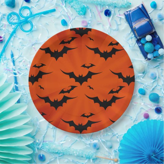Halloween-Fledermäuse im Hintergrund Pappteller (Party)