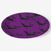 Halloween-Fledermäuse im Lila Hintergrund Pappteller (Schrägansicht)