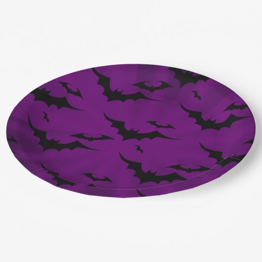 Halloween-Fledermäuse im Lila Hintergrund Pappteller (Schrägansicht)