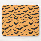 Halloween-Fledermäuse im orangen Hintergrund Mousepad (Vorne)