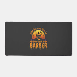 Halloween-Friseur-Hexe-Besen-Zerbrochenes Spukhaus Schreibtischunterlage