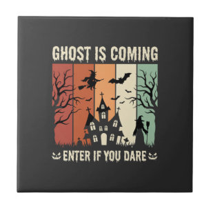Halloween-Geist kommt ins Spukhaus Fliese
