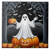 Halloween-Geist umgeben von Kürbis und Fledermäuse Fliese (Vorderseite)