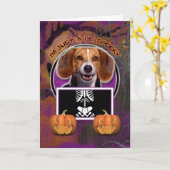 Halloween - gerade ein Lil gespenstisch - Beagle Karte (Gelbe Blume)
