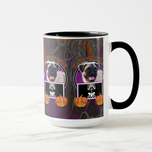 Halloween - gerade ein Lil gespenstisch - Mops Tasse (Rechts)