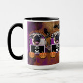 Halloween - gerade ein Lil gespenstisch - Mops Tasse (Links)