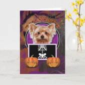 Halloween - gerade ein Lil gespenstisch - Yorkie Karte (Gelbe Blume)