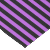 Halloween Gift Lila und schwarz Tischdecke (Schrägansicht)