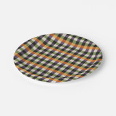 Halloween-Gingham-Muster, lila und schwarz Pappteller (Schrägansicht)