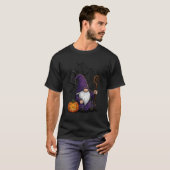 Halloween-Gnom-Basic-Dunkles-T-Shirt T-Shirt (Vorne ganz)