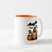 Halloween-Gnomus-Kaffeetasse Zweifarbige Tasse (VorderseiteRechts)