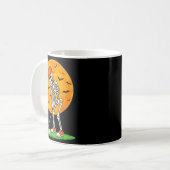 Halloween Golf Skeleton Soky Golfer Halloween Golf Kaffeetasse (Vorderseite Links)