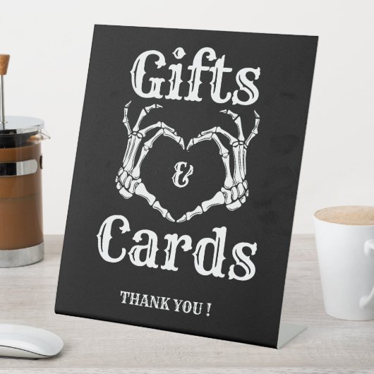 Halloween Gothic Geschenk und Karten Skull Hände U Sockelschild (In Situ)