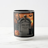 Halloween Grabstein Spaß "Claire Voyance" Zweifarbige Tasse (Mittel)