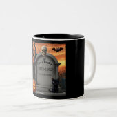 Halloween Grabstein Spaß "Dawn Under" Zweifarbige Tasse (VorderseiteRechts)