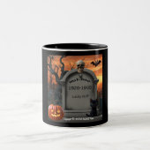 Halloween Grabstein Spaß "Ima Kadaver" Zweifarbige Tasse (Mittel)