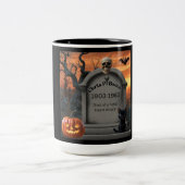 Halloween Gravestone Spaß "Chris P Bacon" Zweifarbige Tasse (Mittel)