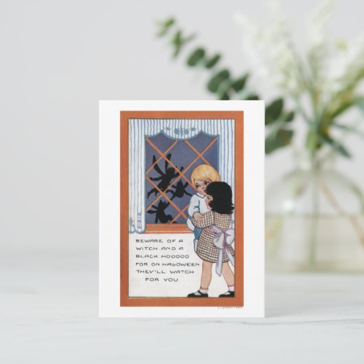 Halloween GreetingSpiders am Fenster Postkarte (Stehend Vorderseite)