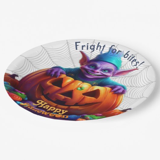 Halloween Grimlin mit Trick oder Treat Candy Pappteller (Schrägansicht)