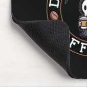 Halloween grimmiger Sensenmann trinkt Kaffee Tod w Mousepad (Ecke)