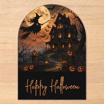 Halloween Gruselige Hexe fliegt über ein Spukhaus