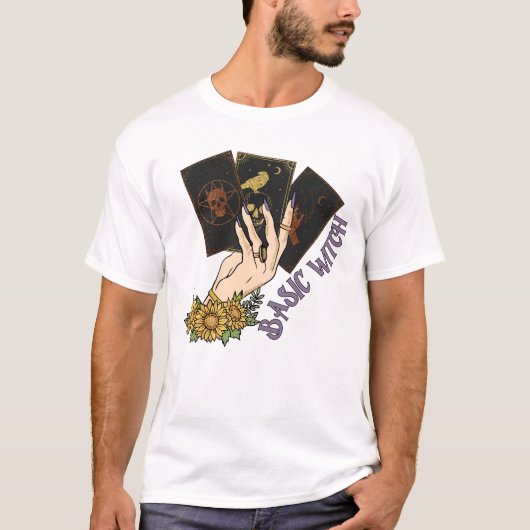 HALLOWEEN HAND HOLING TAROT CARDS | BASIC WITCH T-Shirt (Vorderseite)