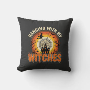 Halloween Hängen mit meinem Hexen Spukhaus Kissen