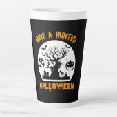 Halloween hat ein sonniges Geburtstag Milchtasse (Vorderseite)
