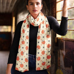 Halloween-Herbstkürme und -Sterne Schal<br><div class="desc">Feiern Sie die Herbstsaison mit diesem niedlichen Kürbissternschal. Mit seinen zauberhaften Kürbissen und Sternen auf hellem Hintergrund eignet sich dieser Schal perfekt für eine festliche Touch Ihres Herbstgartens. Aus weichem, leichtem Chiffon gefertigt, ist es vielseitig genug, um mit jedem Outfit zu tragen. Ob Sie sich für ein Erntefestival anziehen oder...</div>