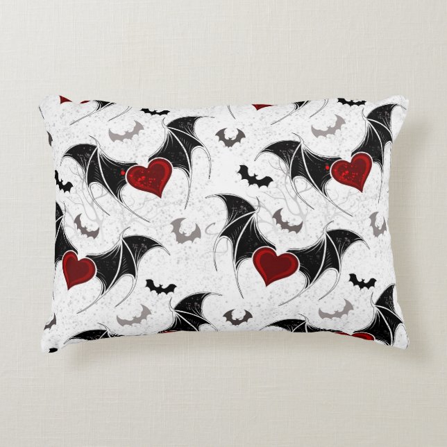 Halloween-Herz mit schwarzen Fledermausflügeln Dekokissen (Vorderseite)