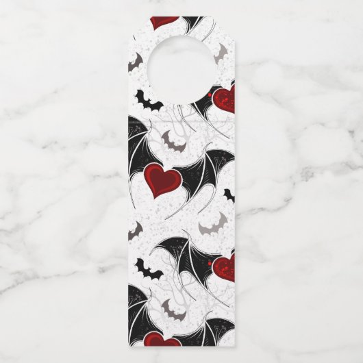 Halloween-Herz mit schwarzen Fledermausflügeln Flaschenanhänger (Rückseite)