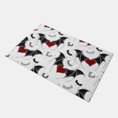 Halloween-Herz mit schwarzen Fledermausflügeln Fußmatte (Schrägansicht)